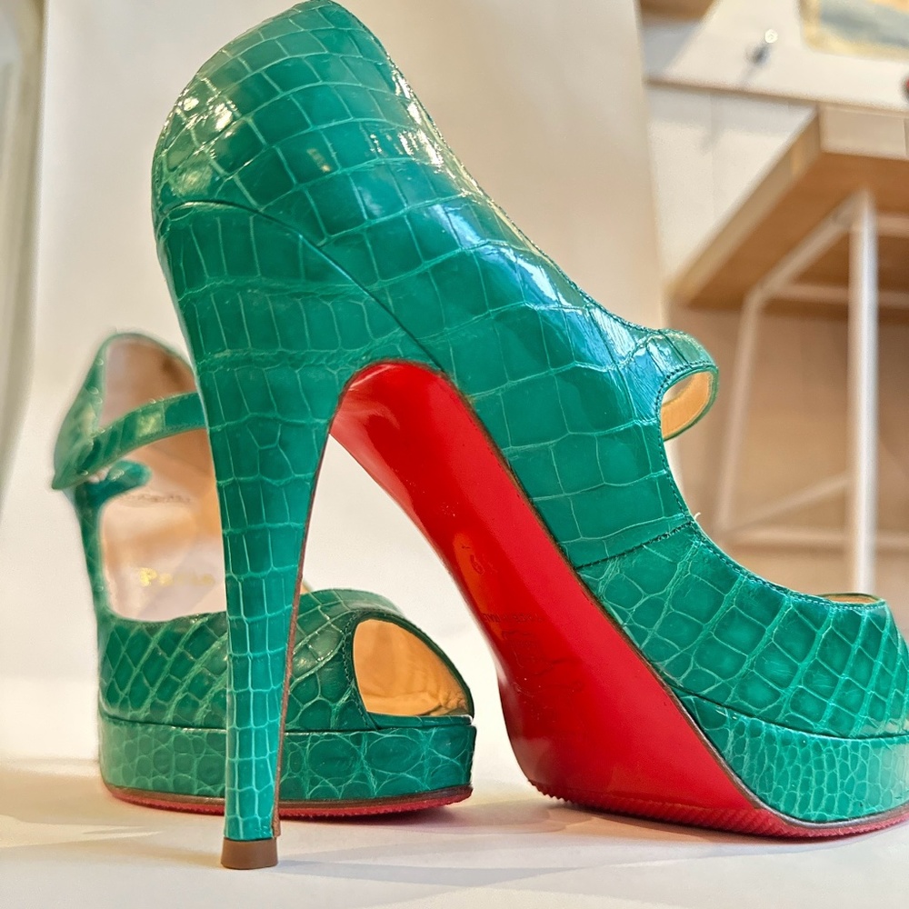 Christian Louboutin - Green Crocodile patterned D'Orsay Pumps